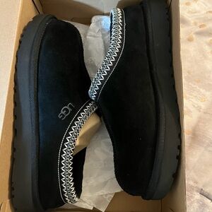 UGG Women's Black Cozy Slippers